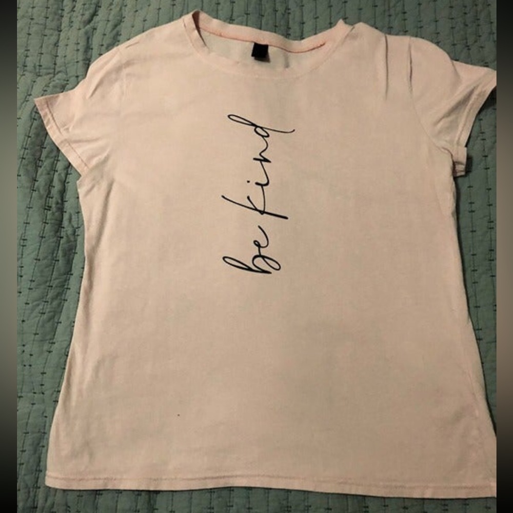 Light pink be kind T-shirt